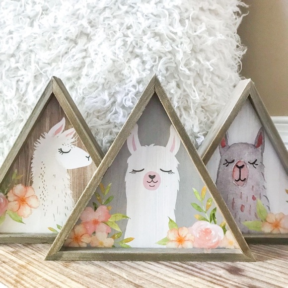 Llama Triangle Home Decor - Picture 2 of 3